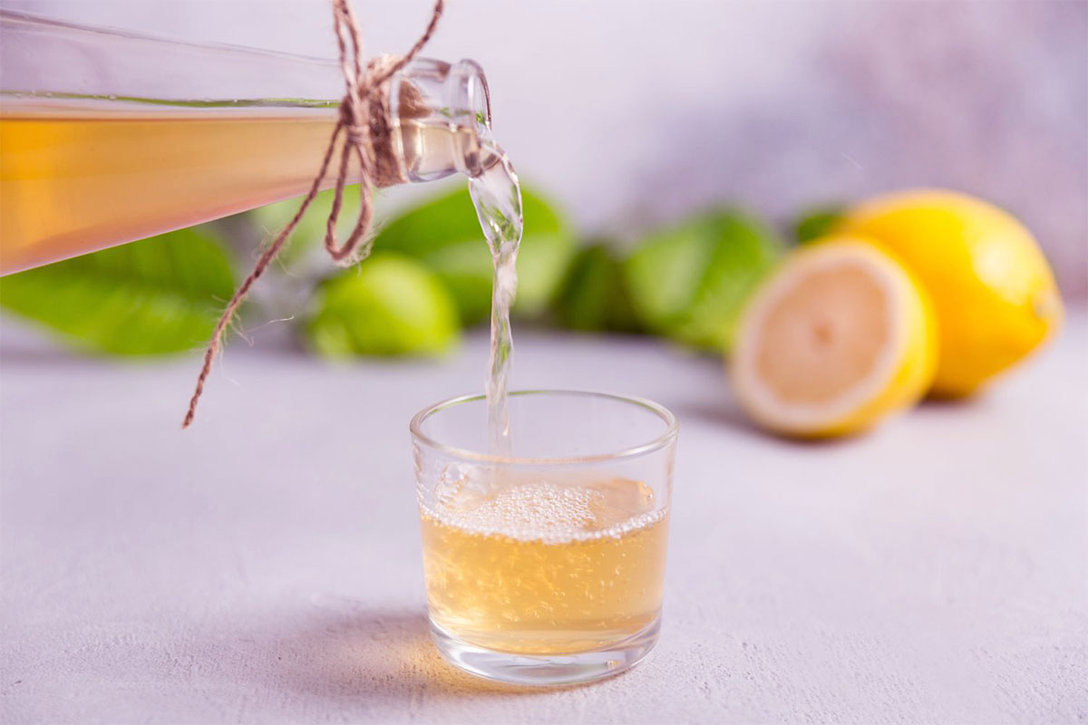 Health-GettyImages-HealthyDrinks-Kombucha