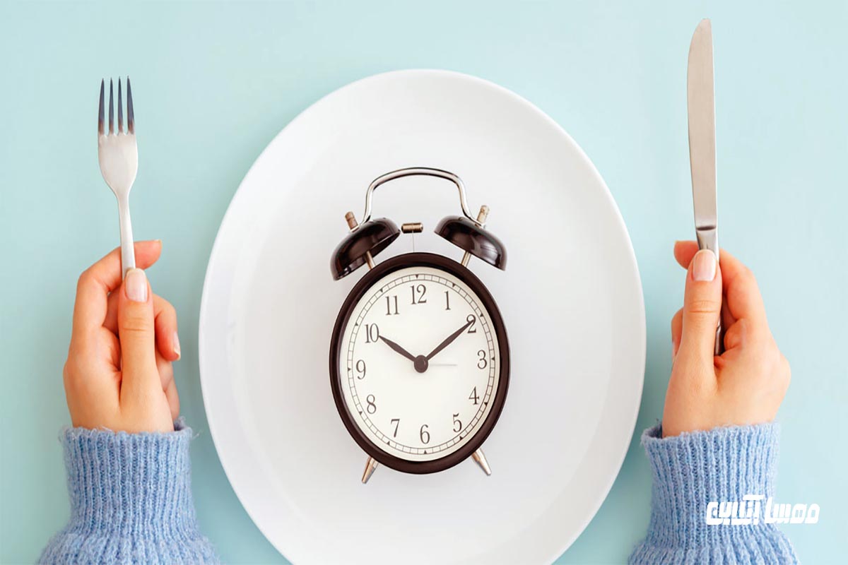 clock-on-plate